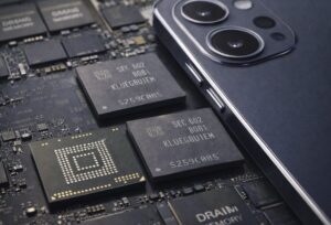 AI boom: RAM scarsità fino al 2027, ma i prossimi smartphone Android punteranno su memorie più capienti