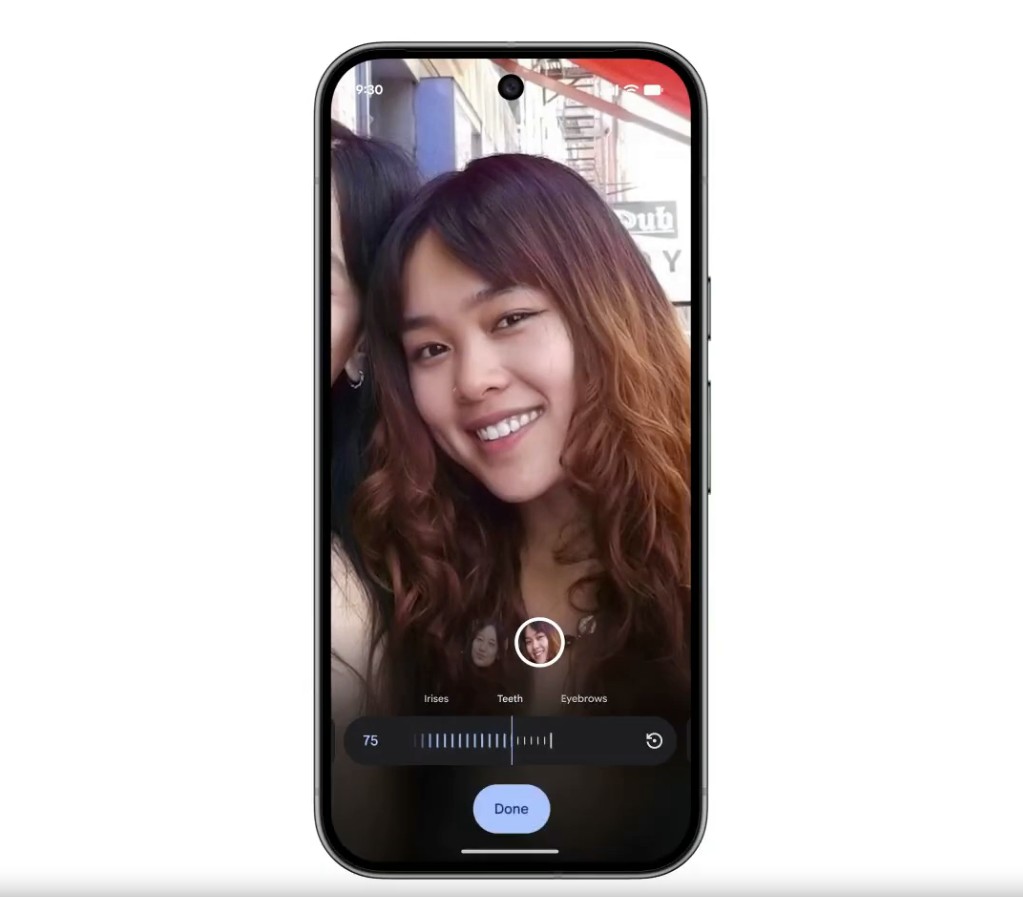 Google Foto si aggiorna con ritocchi AI per i selfie: pelle, occhi e denti in un tap