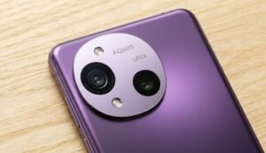 Sharp AQUOS R11: nuovi indizi sul design dalle pellicole protettive