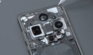 OPPO Find X9 Ultra smontato: dentro il flagship troviamo il Snapdragon più potente e una batteria enorme