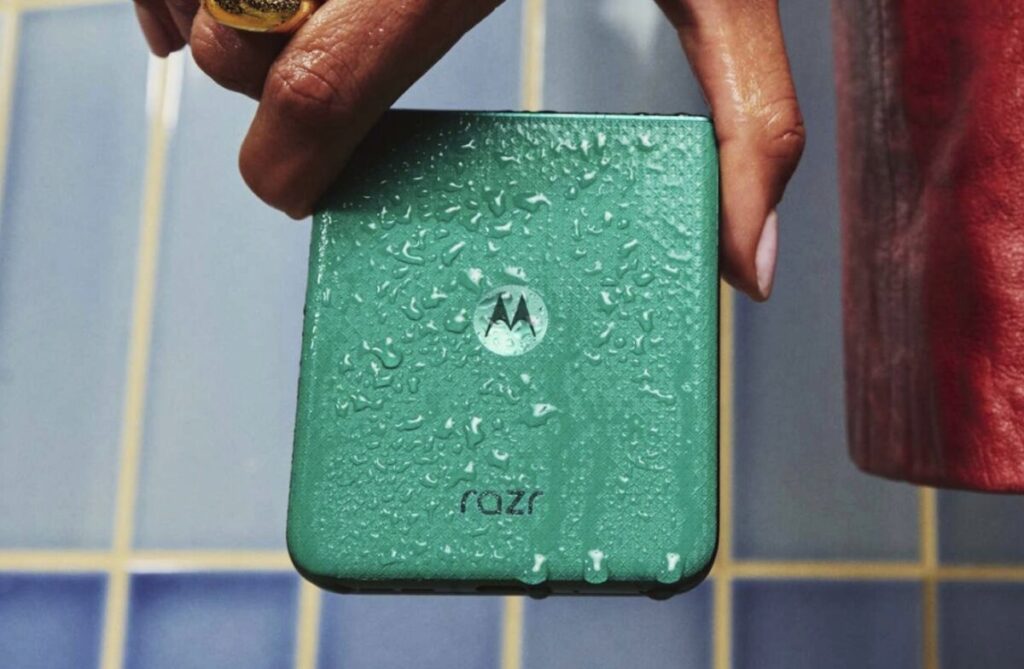 Motorola Razr è il flip phone più venduto al mondo e conquista anche gli utenti iPhone