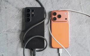Galaxy S26 Ultra il più veloce con il cavo, iPhone 17 Pro domina il wireless: il test di ricarica su 33 smartphone