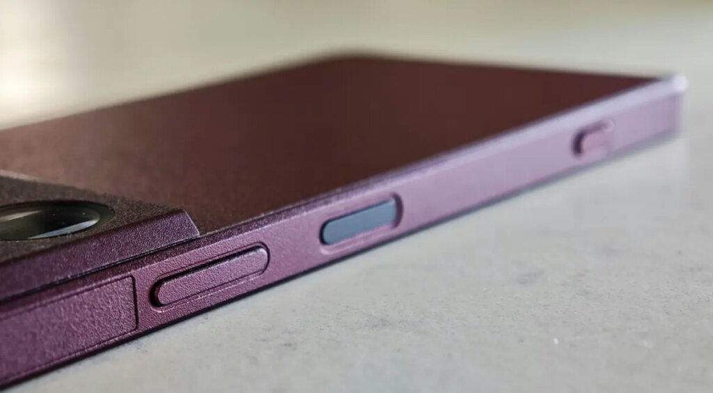 Xperia 1 VIII: lo spessore reale supera le specifiche ufficiali di quasi 0,3 mm