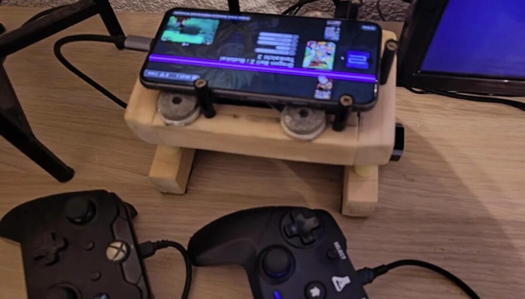 Un Pixel 8 guasto torna in vita come mini console da gioco fai-da-te