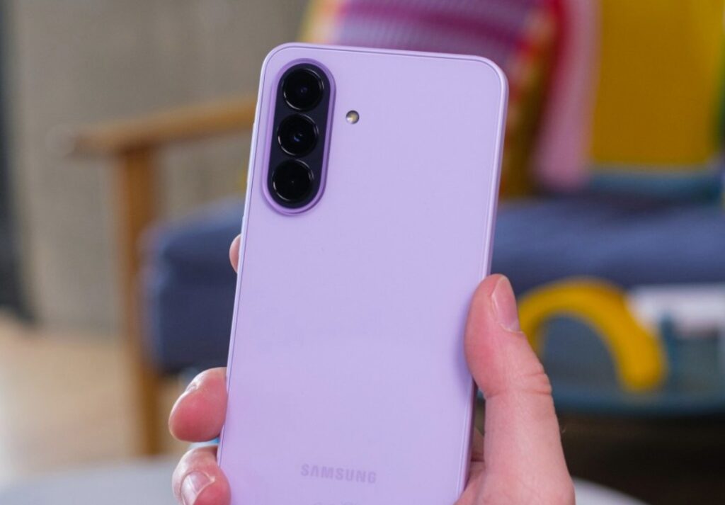 One UI 8.5 porta le funzioni fotografiche avanzate sui Galaxy di fascia media