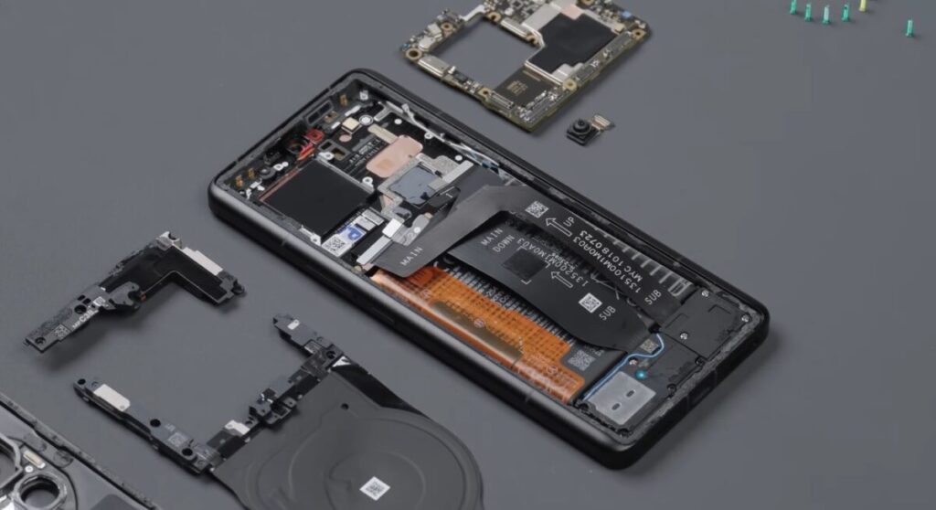 Xiaomi rivoluziona il post-vendita: ora puoi sostituire la batteria dello Xiaomi 13 con una a capacità maggiore
