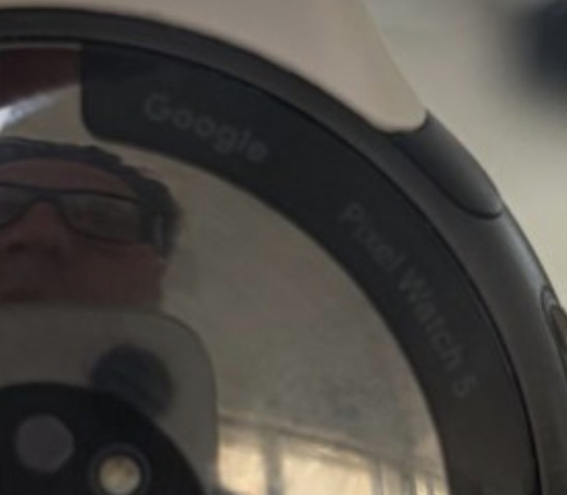 Pixel Watch 5 trovato sul fondo del mare: il design e le specifiche svelati prima del lancio