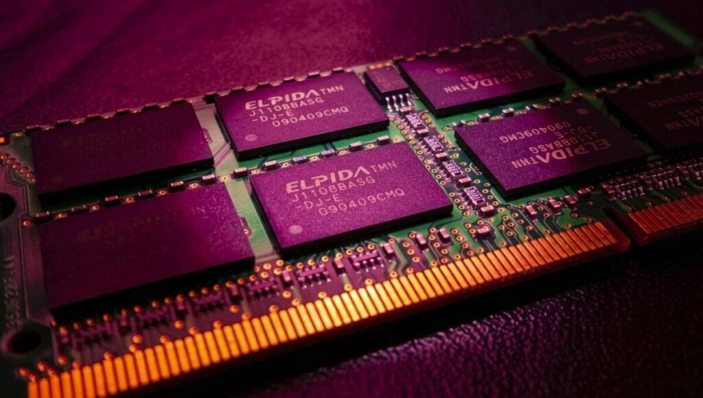 Samsung, SK Hynix e Micron accusati di manipolazione dei prezzi della RAM: arriva la class action