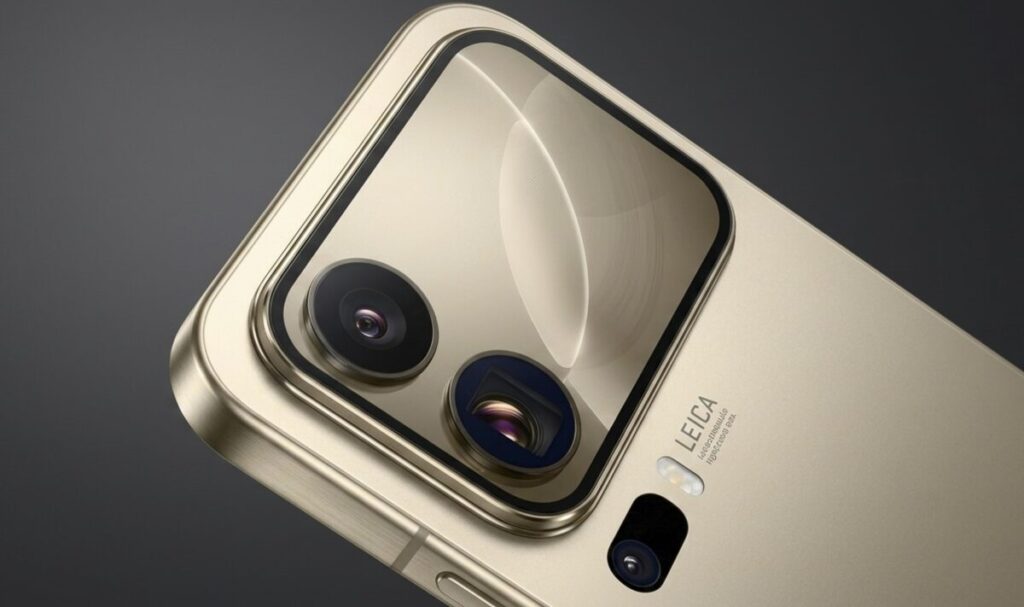 Xiaomi 18 Pro, il display posteriore potrebbe arrivare anche fuori dalla Cina