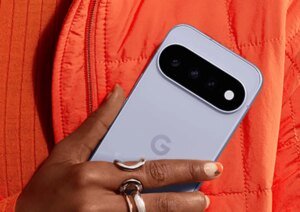 Pixel 11, spuntano nuove immagini: zoom 30x, funzioni Gemini e tutti i colori
