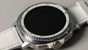 Samsung al lavoro su uno smartwatch senza Wear OS: l’obiettivo è un’autonomia di una settimana