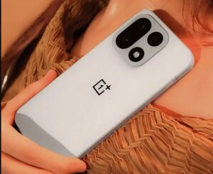 OnePlus 16, il nuovo materiale X4 potrebbe sfidare il predominio dei display Samsung