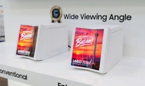 Galaxy Z Fold 9, la piega potrebbe (quasi) sparire: Samsung mostra un nuovo OLED