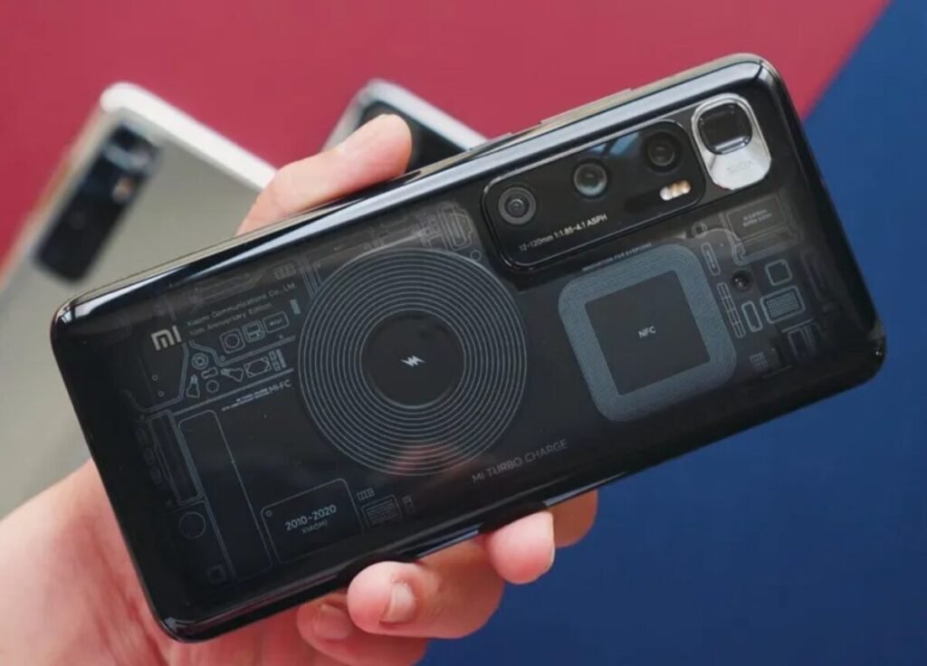 Xiaomi 18, la variante trasparente potrebbe tornare dopo anni di assenza