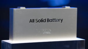 Batterie allo stato solido per smartphone: svelato il meccanismo che ne limita la durata