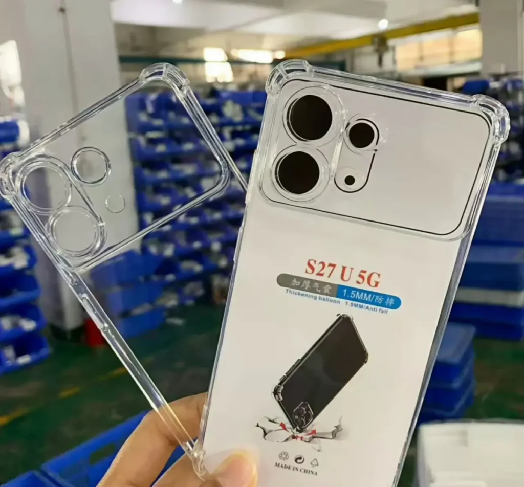 Galaxy S27 Ultra, le cover trapelate svelano il nuovo comparto fotografico (ma un dubbio resta)