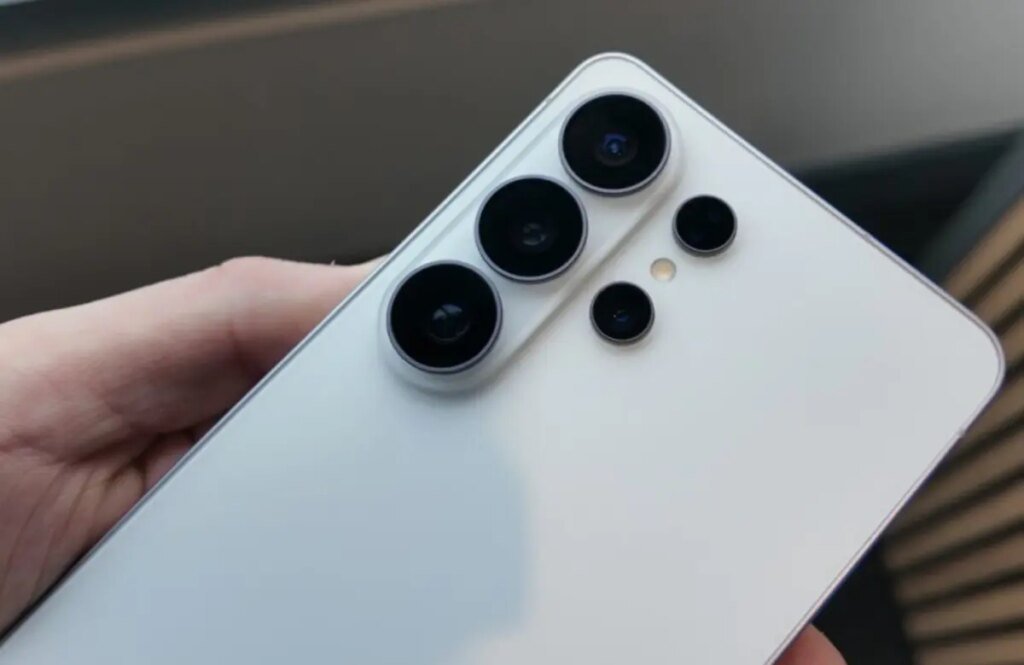 Rilevamento truffe su Galaxy: Samsung pronta a estenderlo anche ai modelli più vecchi