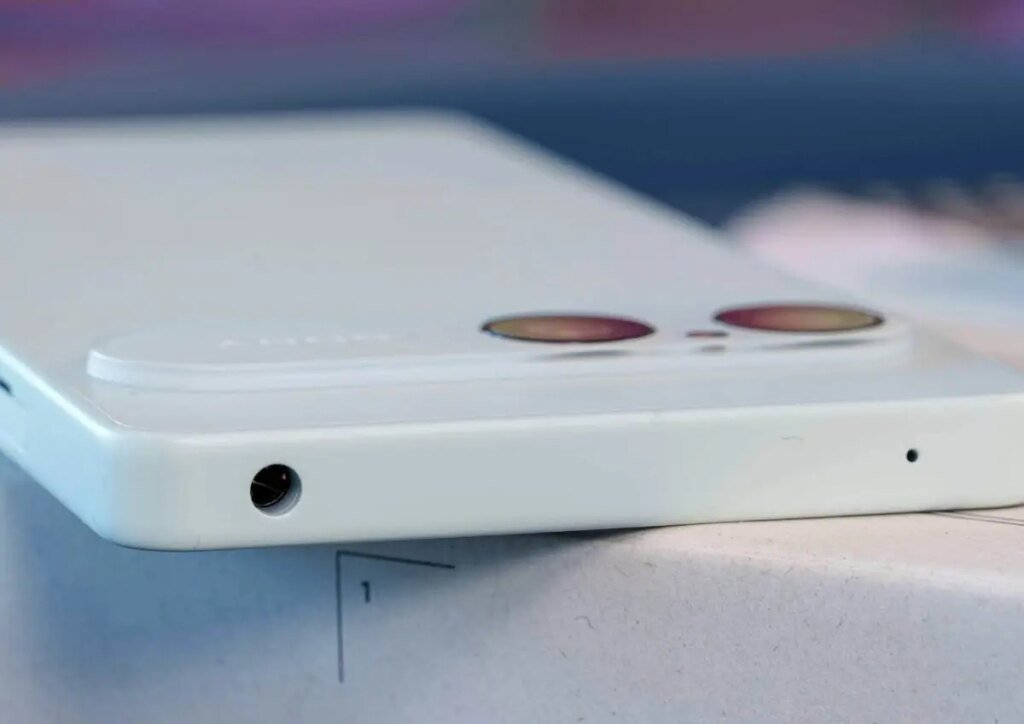 Xperia 10 VIII, i prezzi dei ricambi confermano il nuovo display: componente più caro del doppio